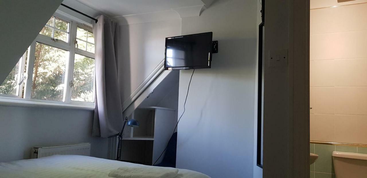 โกลเดอร์ พาร์ค โฮเต็ล Hotel ลอนดอน ภายนอก รูปภาพ